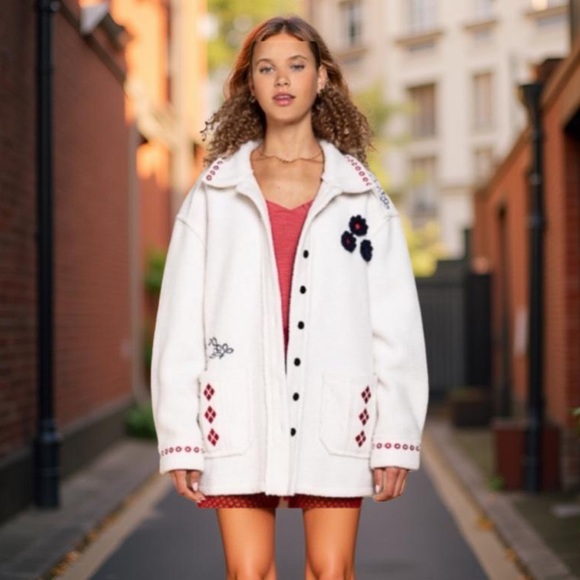 POL Jacket embroidered Sherpa jacket WarmCozy New Oversized Boutique - Picture 4 of 16